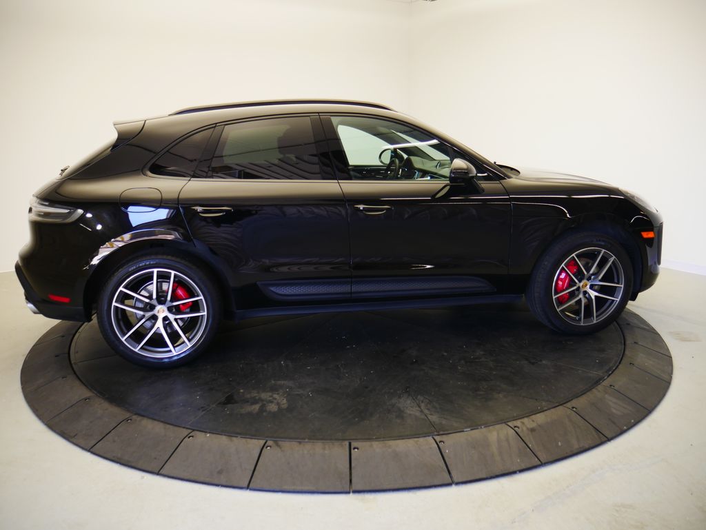 Thumbnail: 2022 Porsche Macan - 8