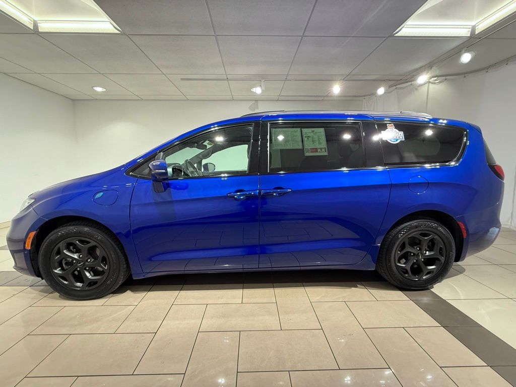 Thumbnail: 2021 Chrysler Pacifica - 2