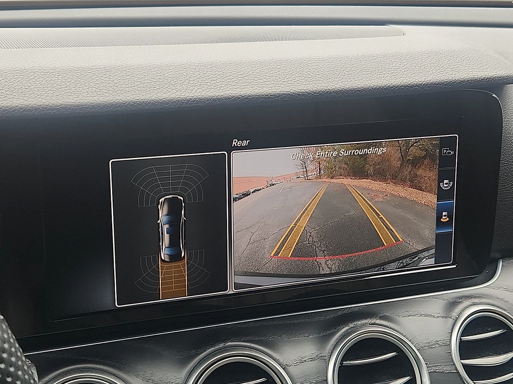 Thumbnail: 2017 Mercedes-Benz E-Class - 17