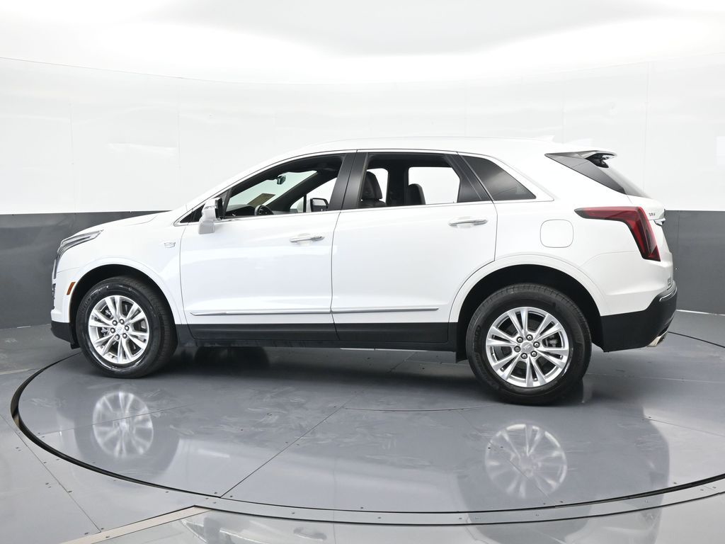 Used 2022 Cadillac XT5 Luxury with VIN 1GYKNAR45NZ164654 for sale in Miami, FL