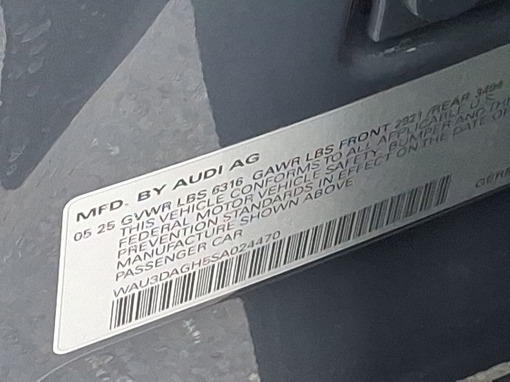 Thumbnail: 2025 Audi e-tron S - 23