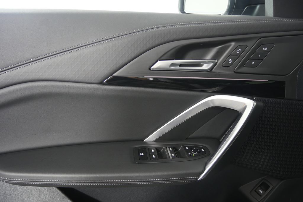 2025 BMW X2 xDrive28i 9