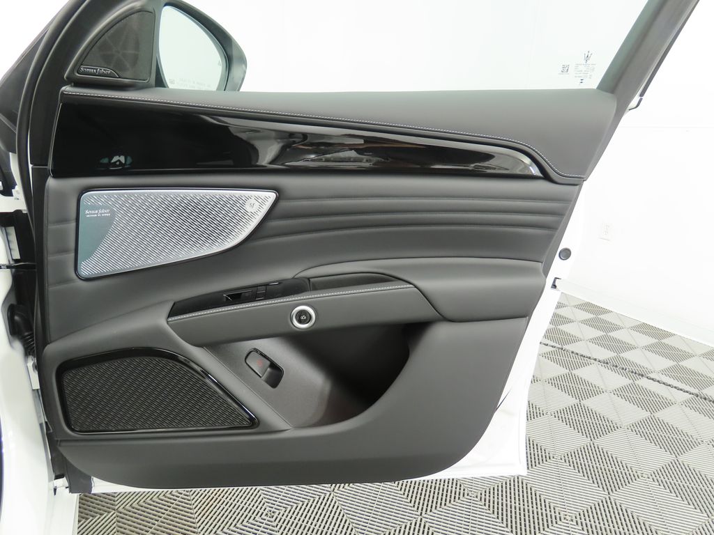 Thumbnail: 2025 Maserati Grecale - 26