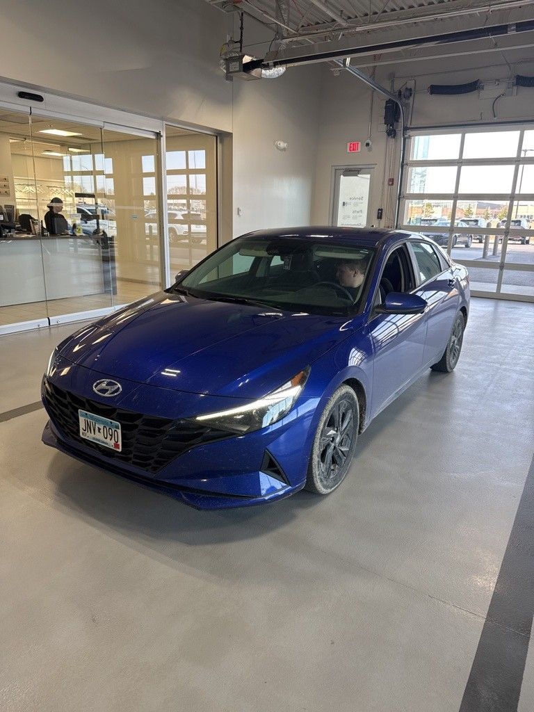 2023 Hyundai Elantra SEL FWD