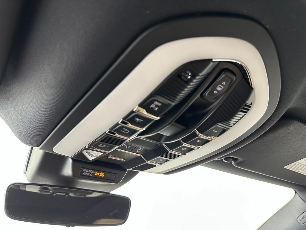 Thumbnail: 2026 Porsche Macan - 30