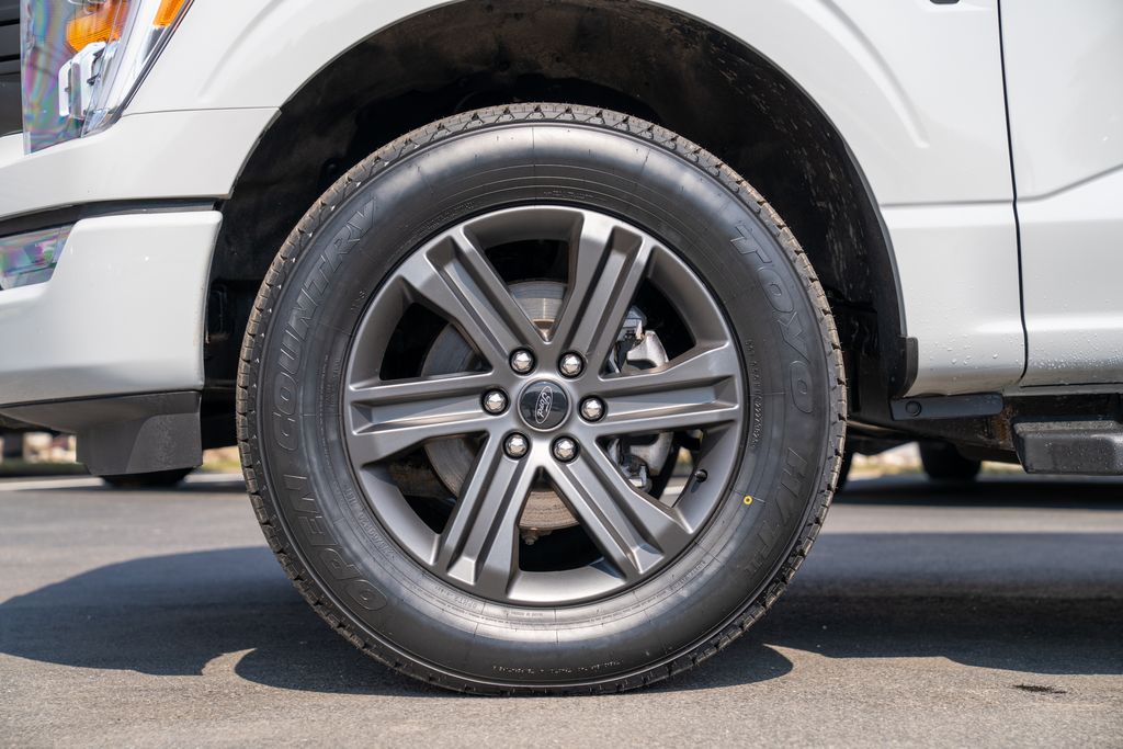 View vehicle photo 2