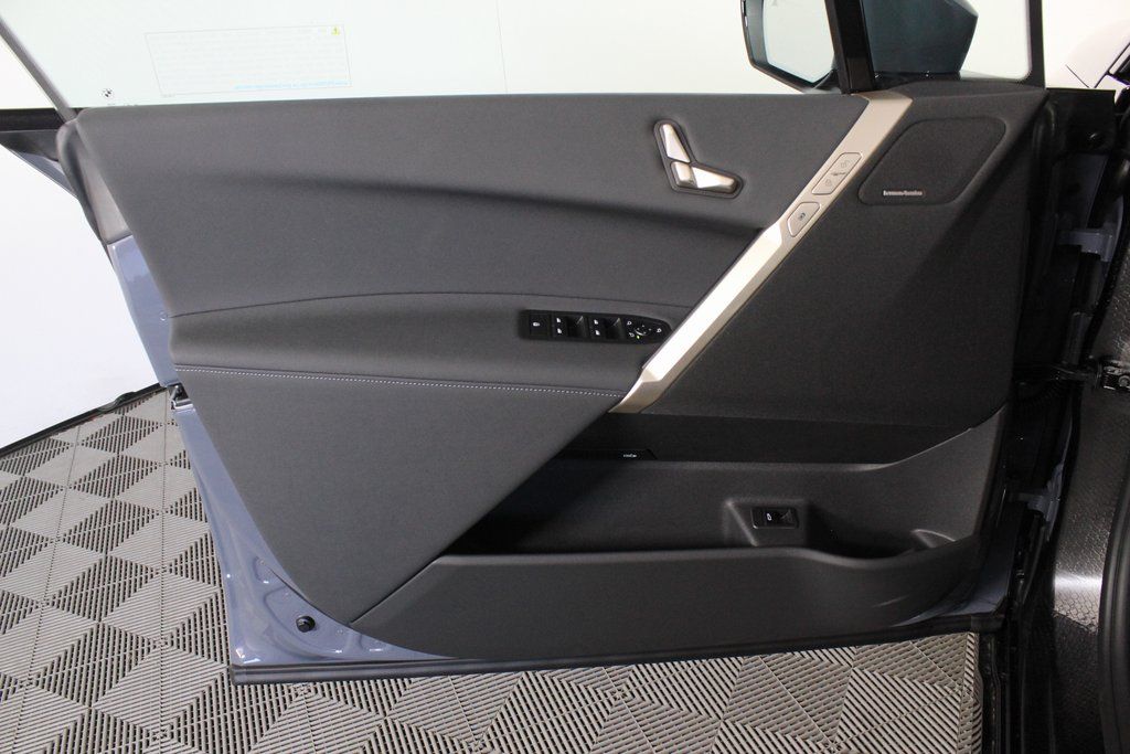 Thumbnail: 2026 BMW iX - 7