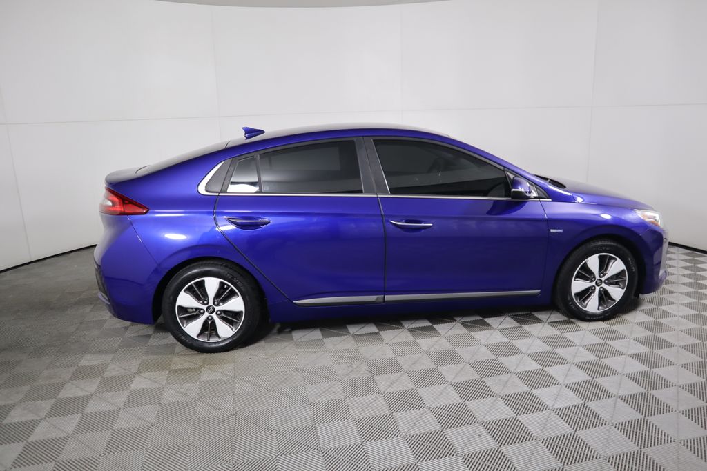 2019 Hyundai Ioniq SE 4