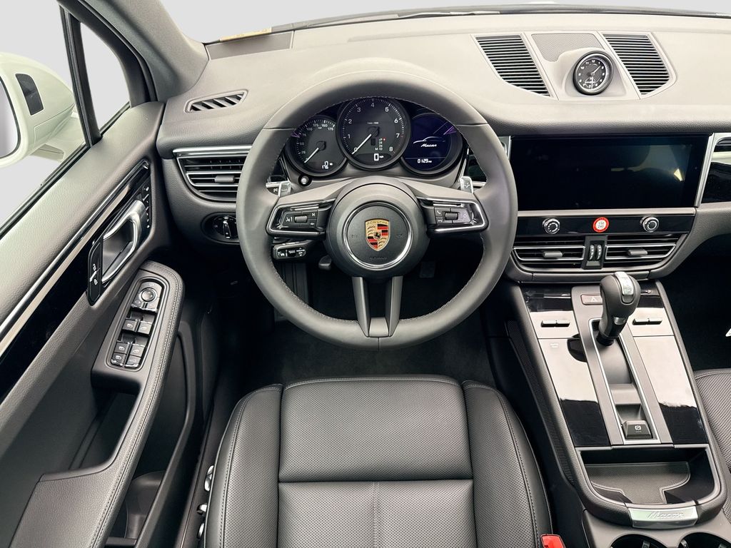 Thumbnail: 2026 Porsche Macan - 13