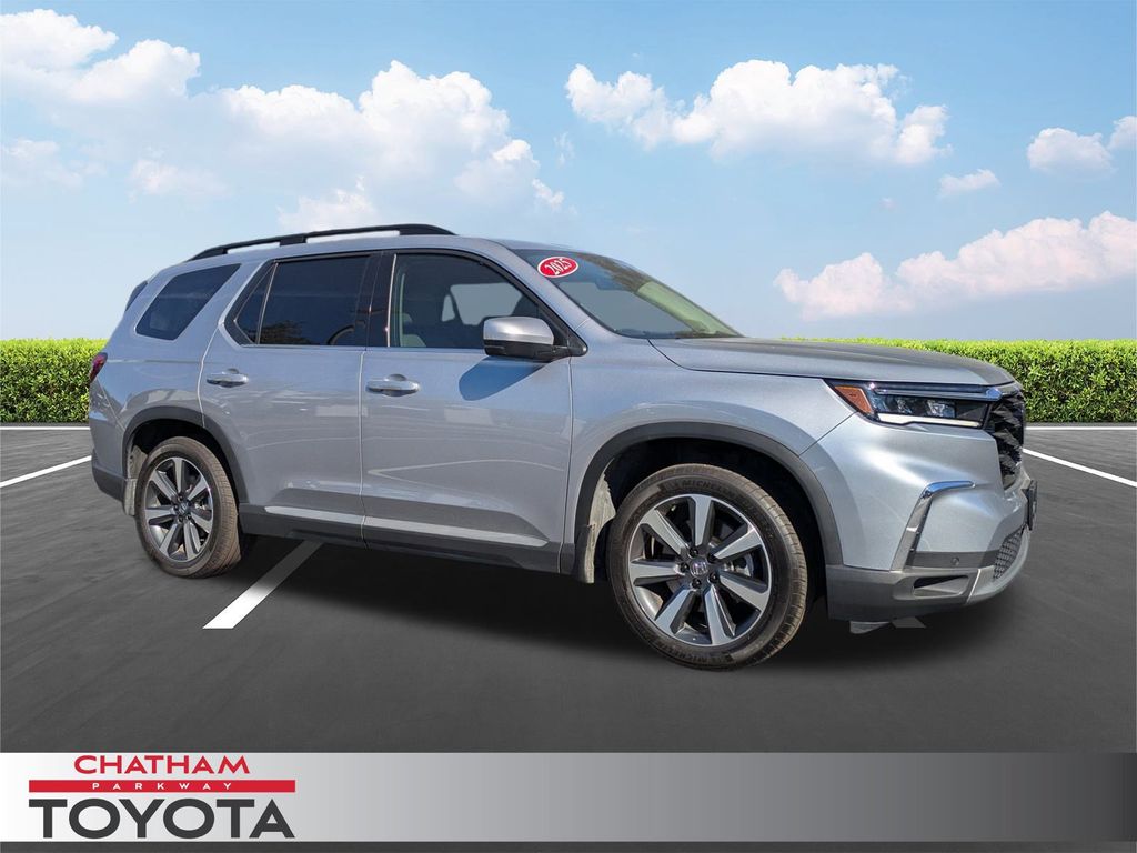 2025 Honda Pilot Touring's photo