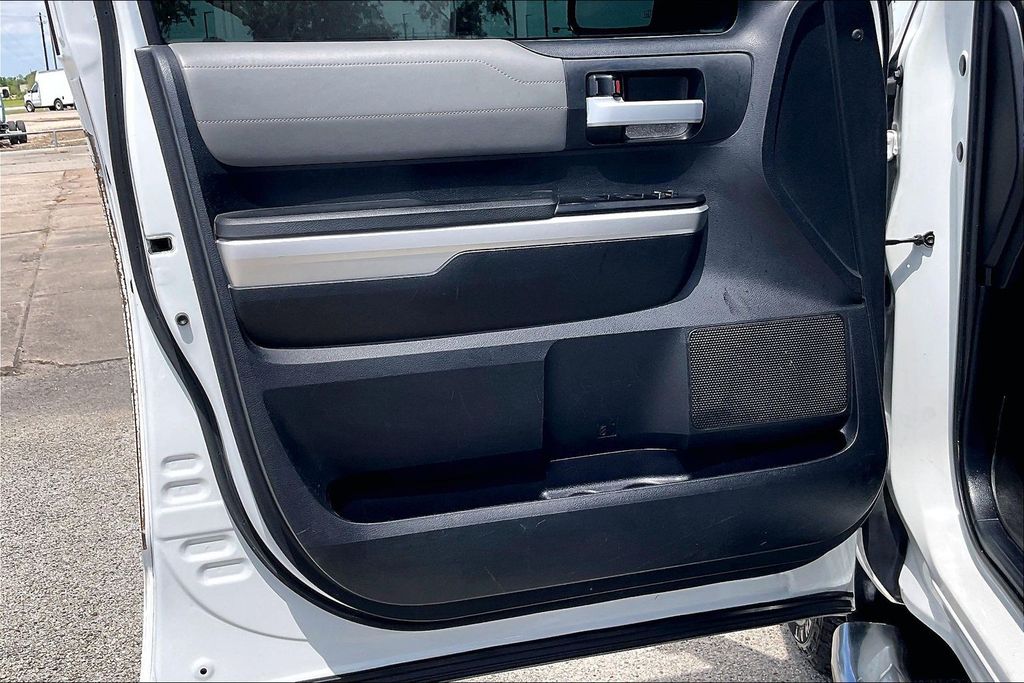 Used 2015 Toyota Tundra Limited 4D CrewMax