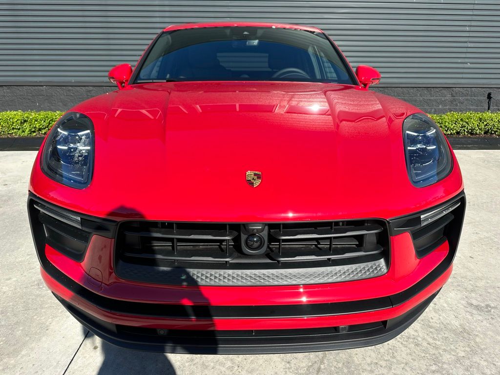 Thumbnail: 2026 Porsche Macan - 8