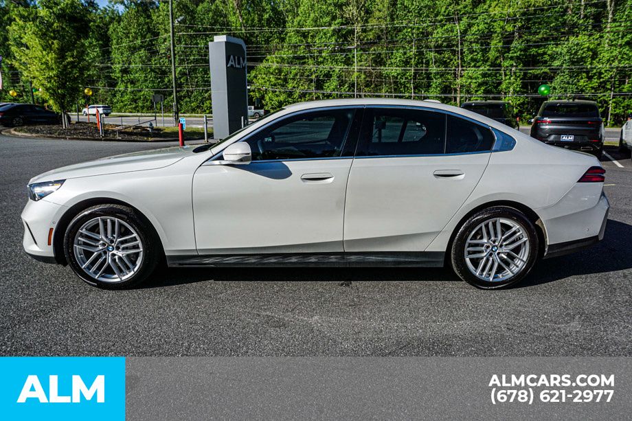 Used 2025 White BMW 530i image 7