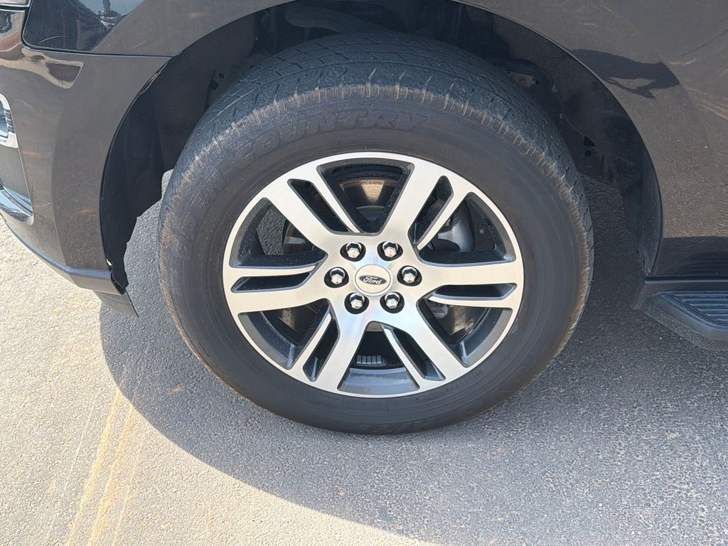 Used 2024 Black Ford Limited image 11