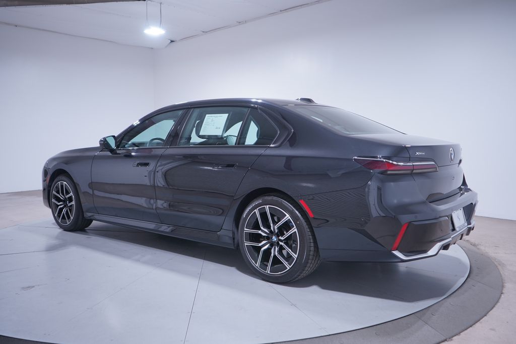 Thumbnail: 2024 BMW 7 Series - 3
