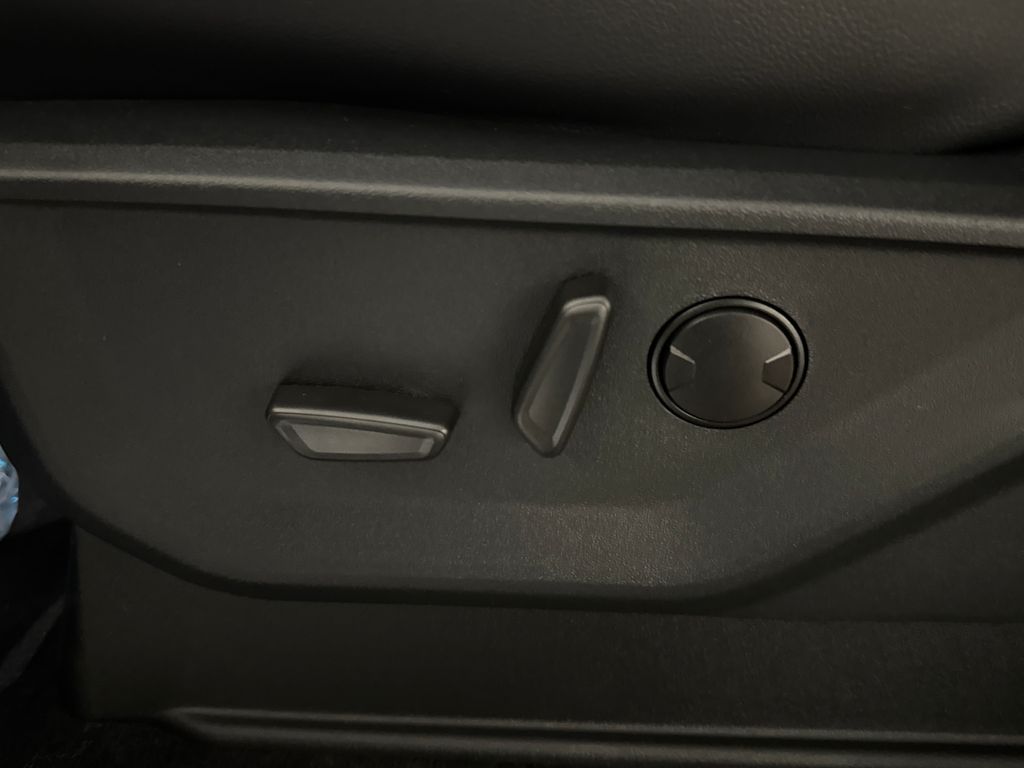 New 2026 Gray Ford Lariat image 24