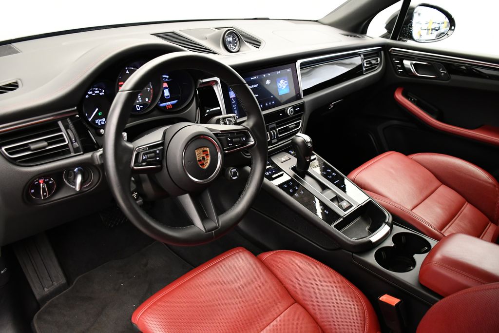 Thumbnail: 2023 Porsche Macan - 4