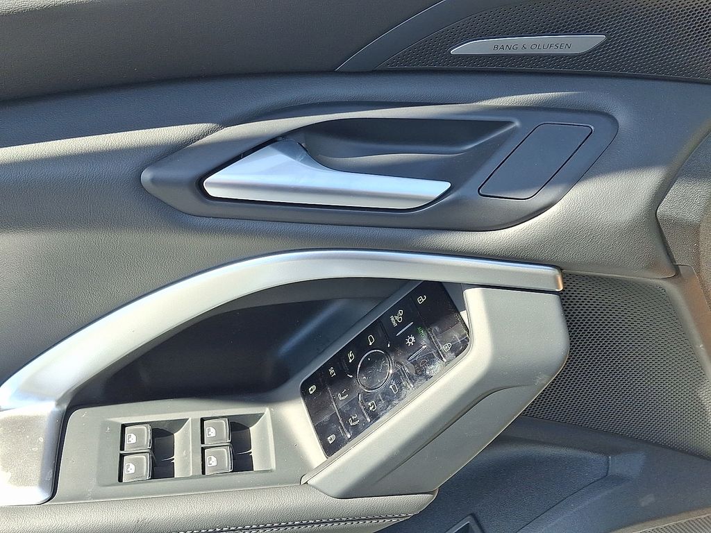 Thumbnail: 2026 Audi Q5 - 9