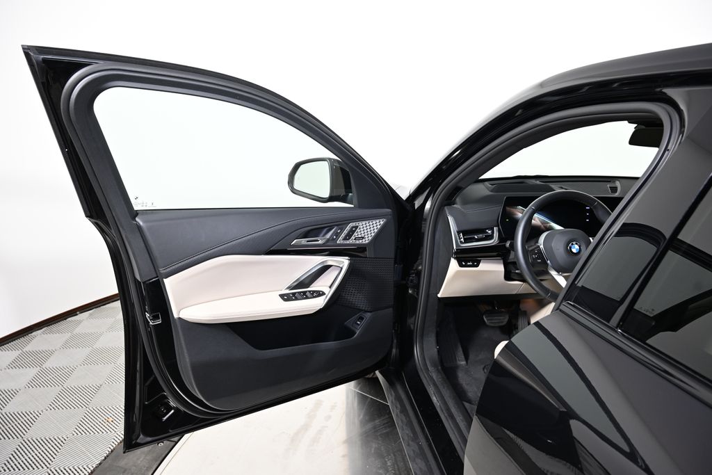 Thumbnail: 2025 BMW X2 - 21