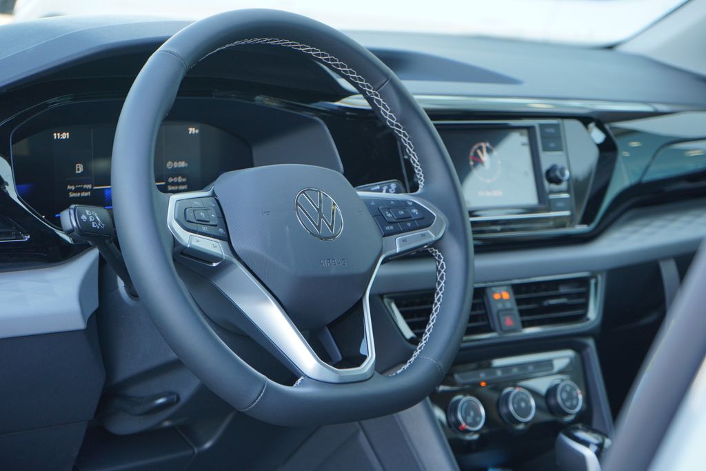 2024 Volkswagen Taos 1.5T S 8