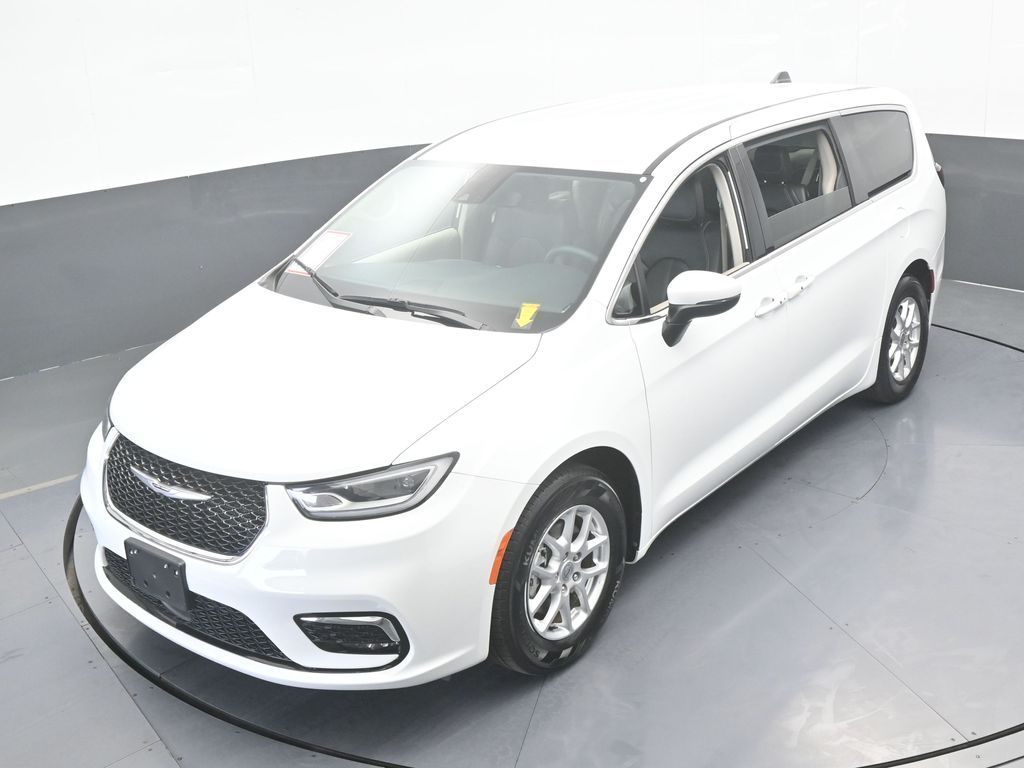 Used 2023 Bright White Clearcoat Chrysler Touring L image 46