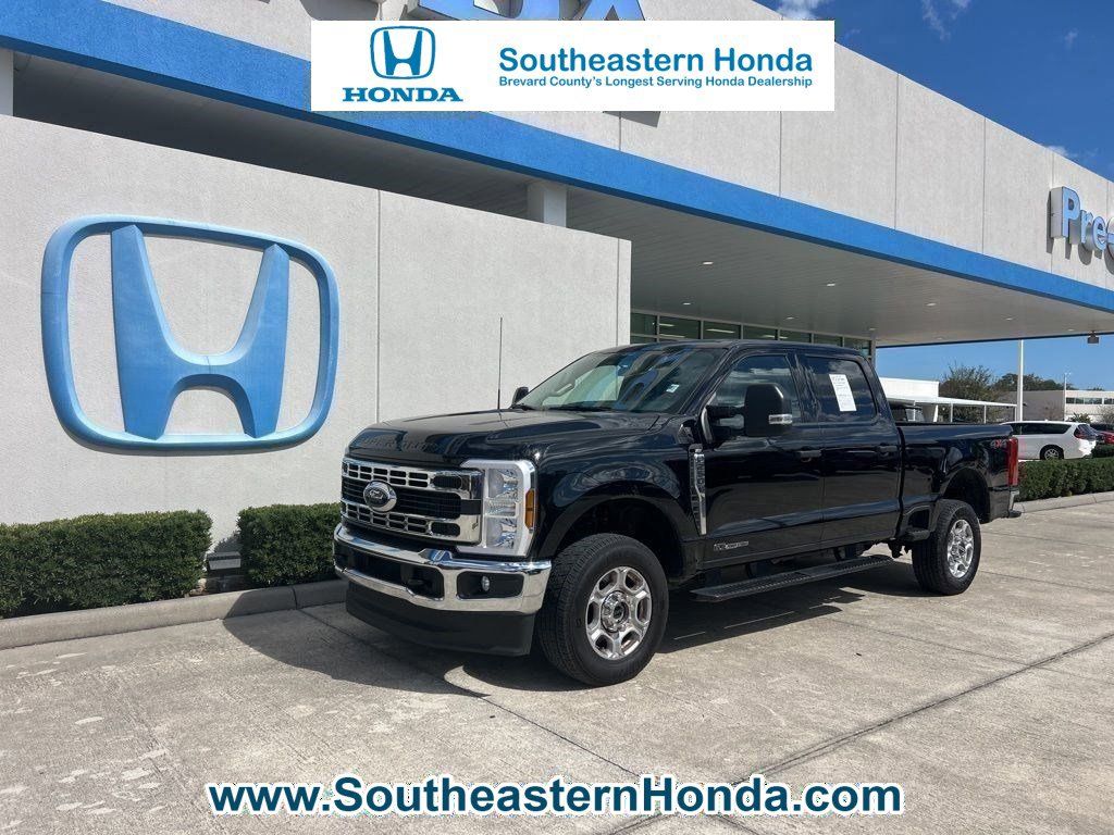 2025 Ford F-250 Super Duty XLT Crew Cab 4WD