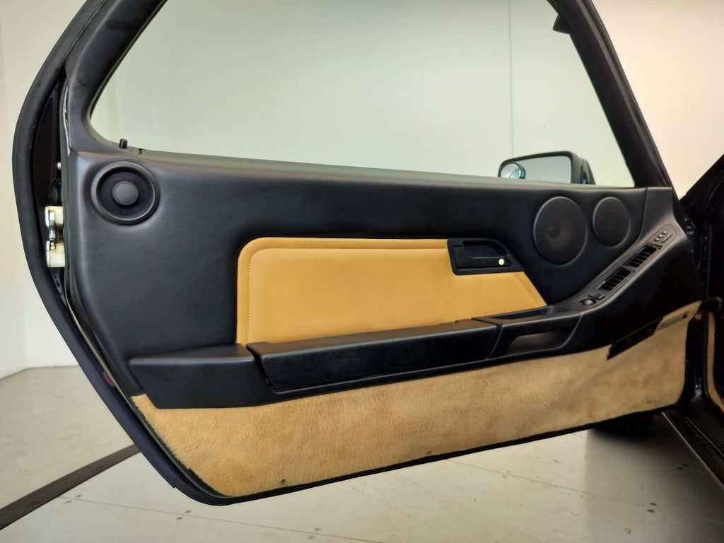 Thumbnail: 1988 Porsche 928 - 13