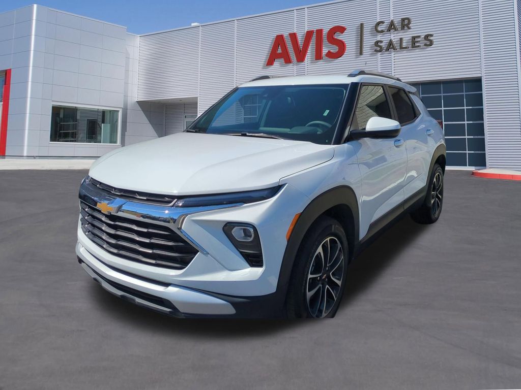 Summit White 2025 Chevrolet Trailblazer LT FWD SUV / Crossover Front-Wheel Drive Continuously Variable Transmission