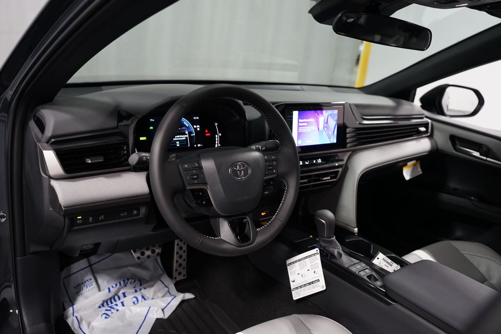 Thumbnail: 2025 Toyota Camry - 11