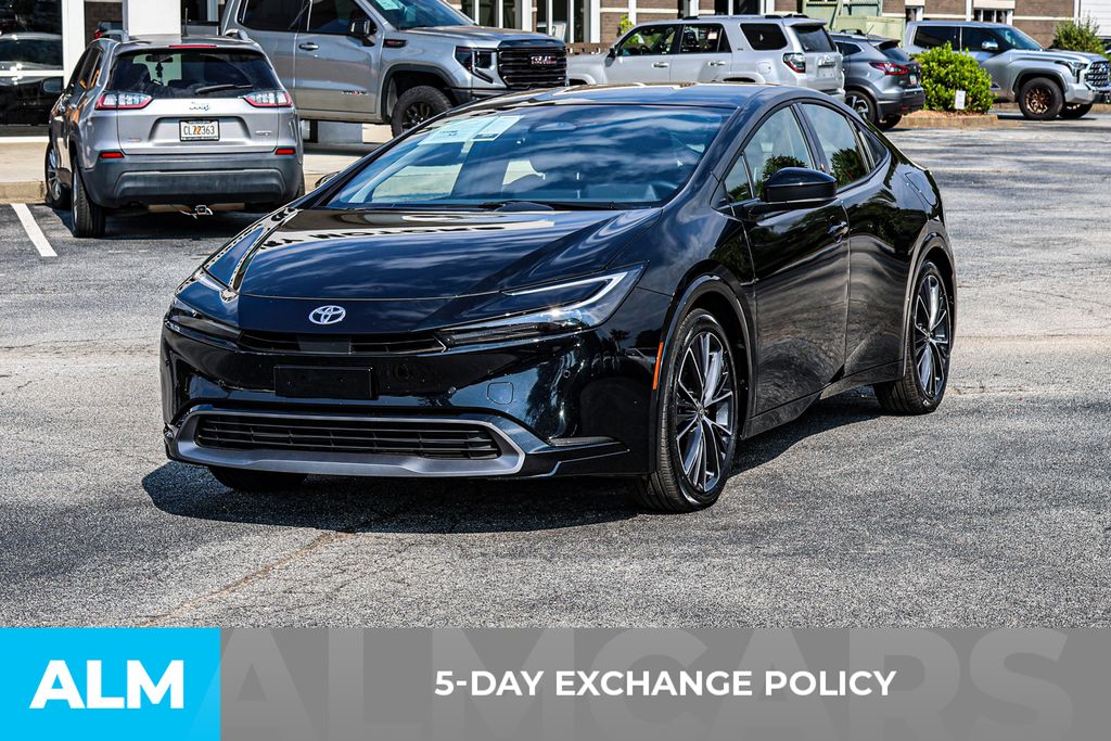 2025 Toyota Prius XLE photo 3