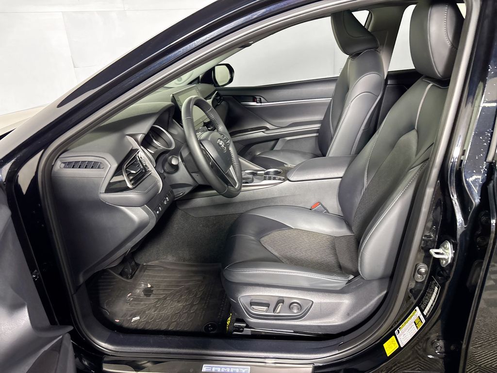 2024 Toyota Camry Hybrid XLE
