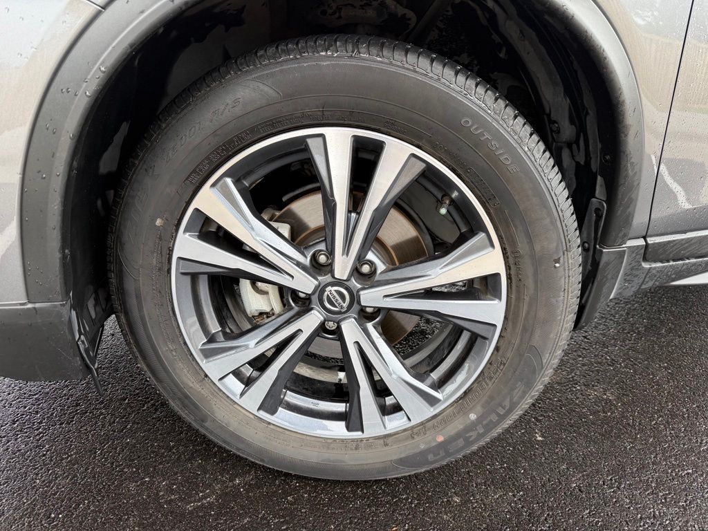 Thumbnail: 2019 Nissan Rogue - 9