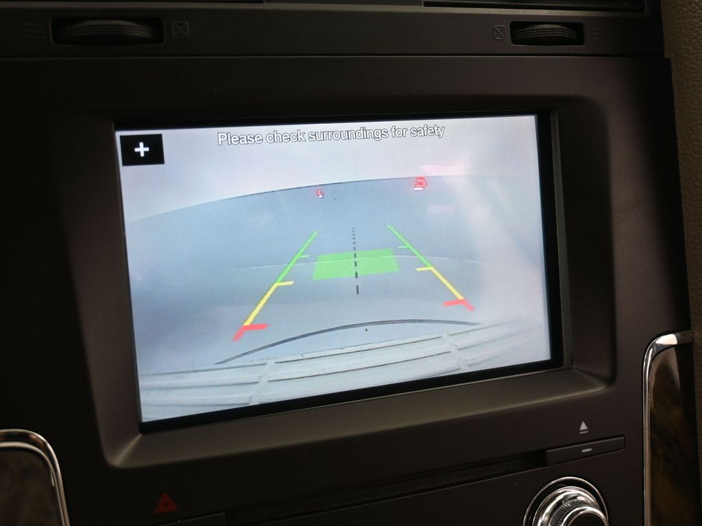 Used 2016 Midnight Lincoln Select image 25