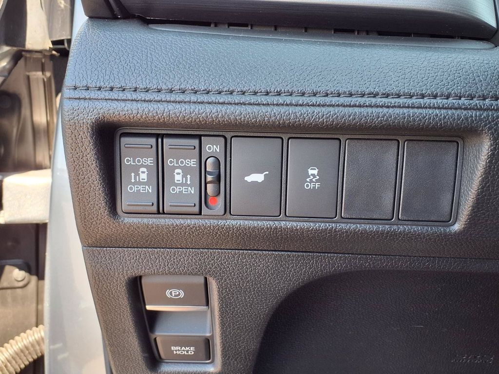 Used 2025 Honda Odyssey Van