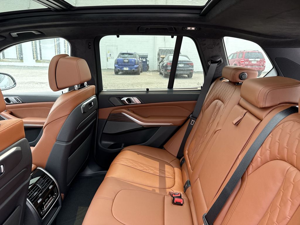 Thumbnail: 2026 BMW X5 - 23