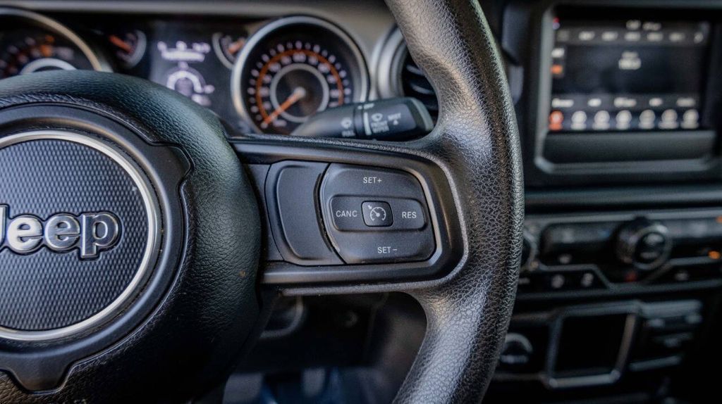 Used 2023 Jeep Gladiator Sport 4D Crew Cab