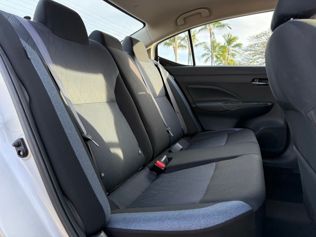 2023 Nissan Versa 1.6 SV photo