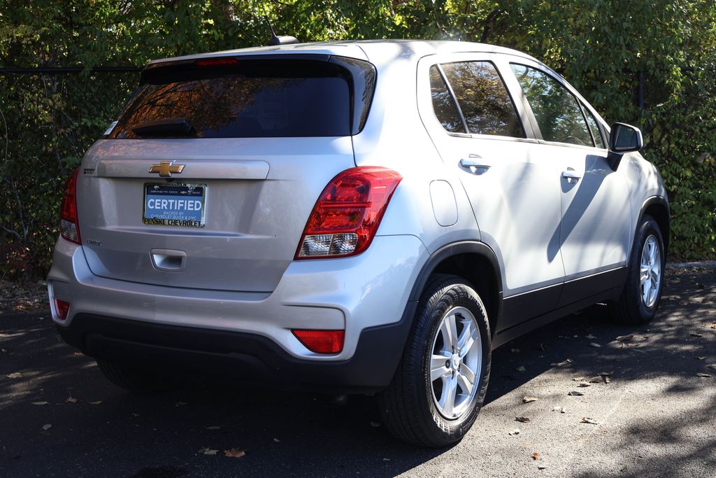 2020 Chevrolet Trax LS 8