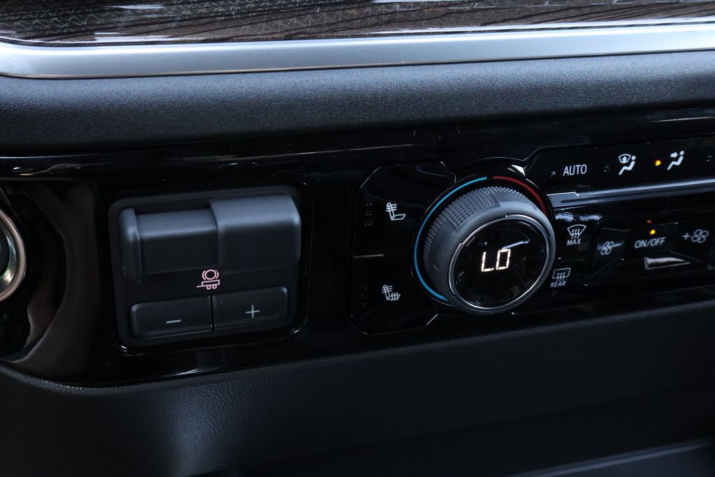 Thumbnail: 2026 Chevrolet Silverado 1500 - 27