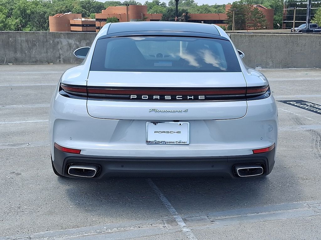 Thumbnail: 2025 Porsche Panamera - 9