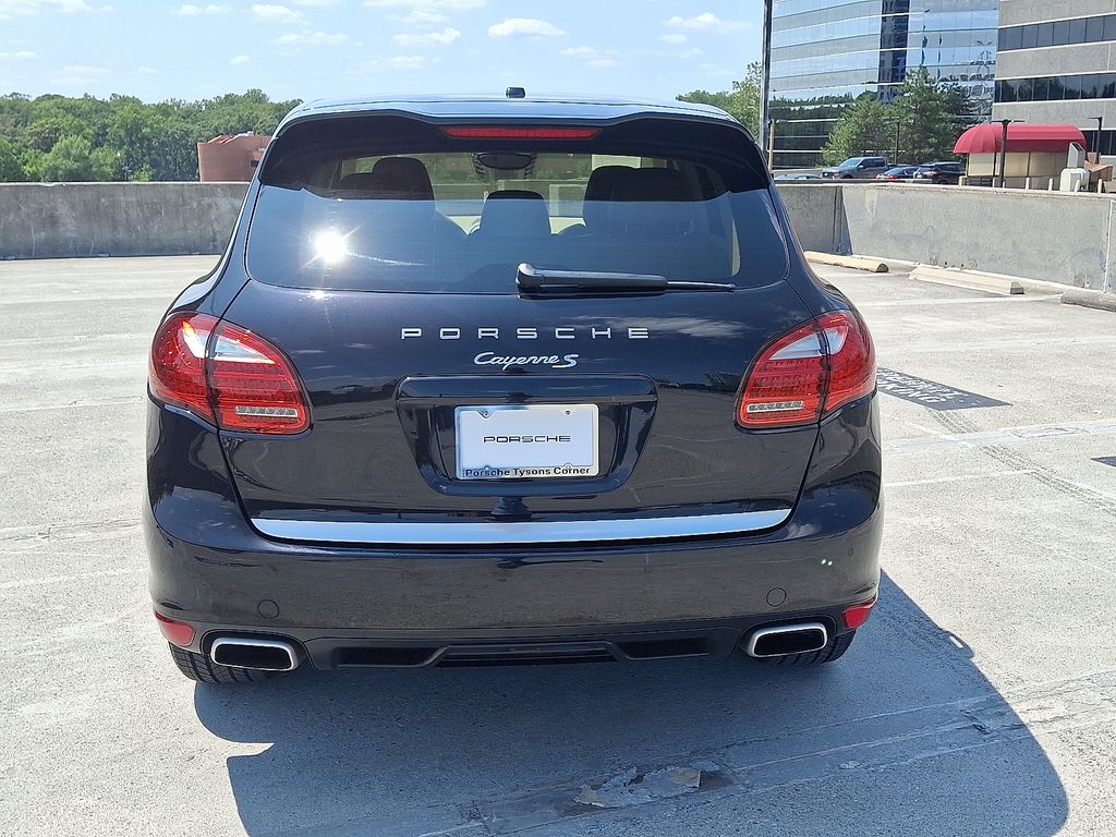 Thumbnail: 2011 Porsche Cayenne - 27
