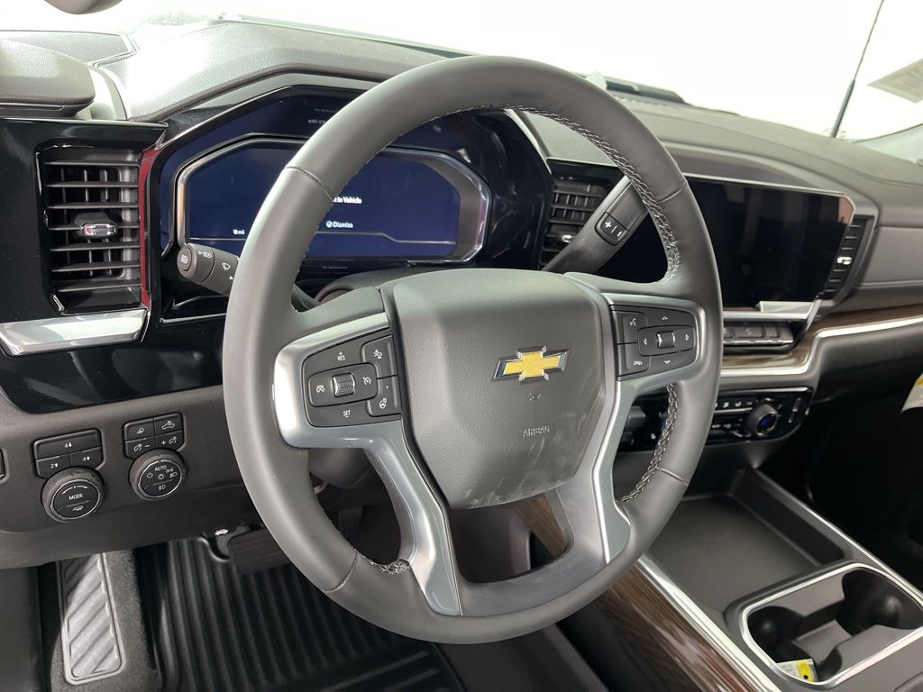 2025 Chevrolet Silverado 2500 LT 26