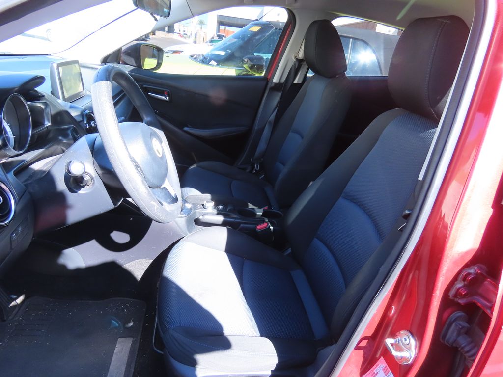 Thumbnail: 2018 Toyota Yaris - 10