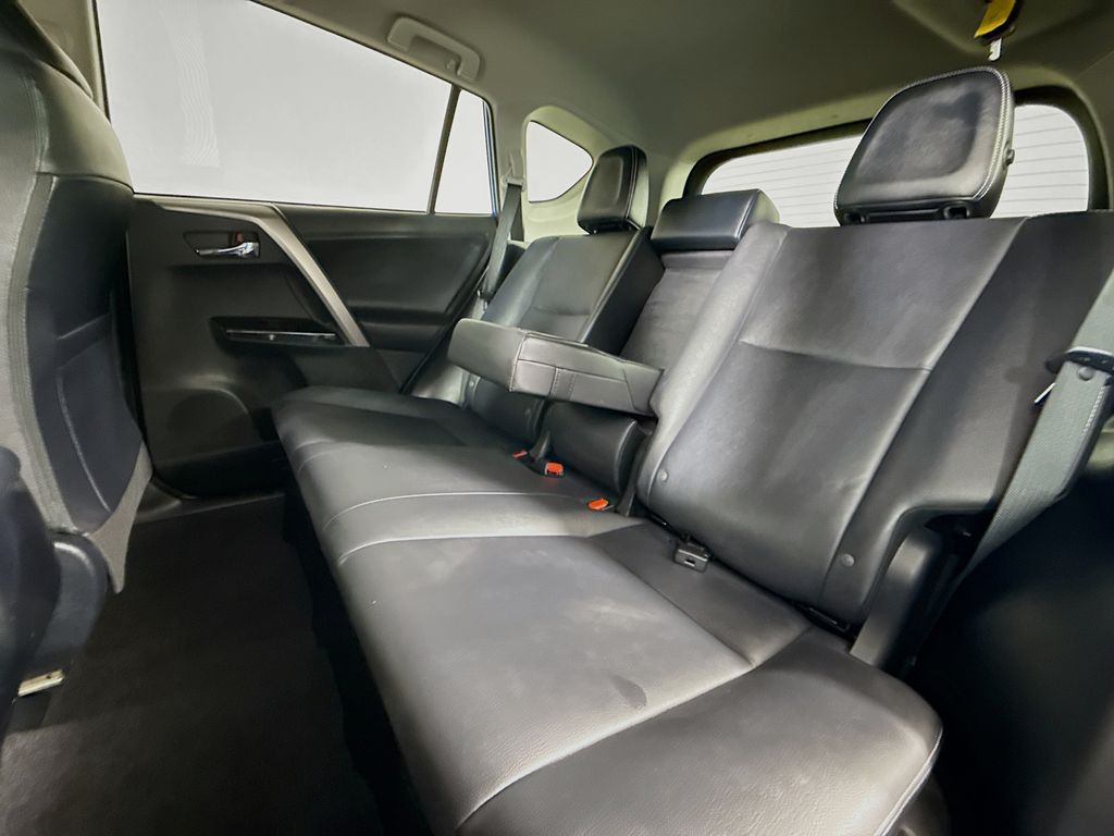 Thumbnail: 2018 Toyota RAV4 - 25