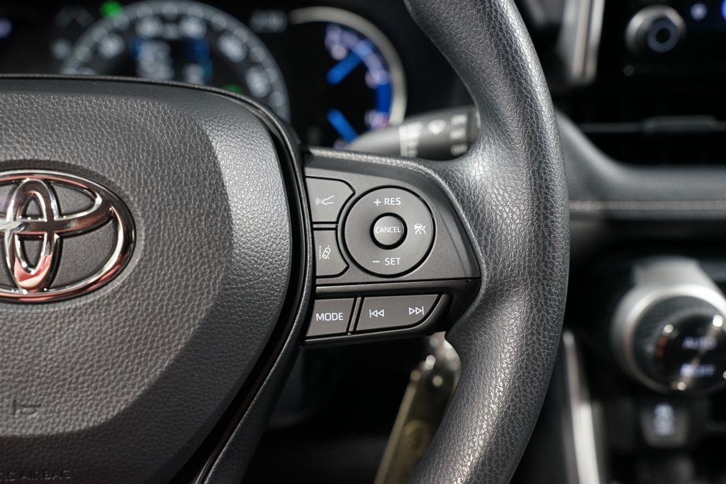 Thumbnail: 2025 Toyota RAV4 - 13