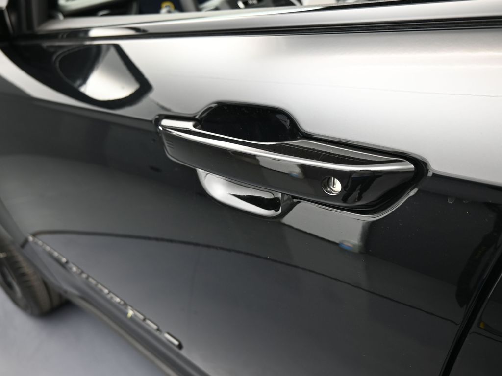 New 2026 Diamond Black Crystal Pearlcoat Jeep Limited image 28