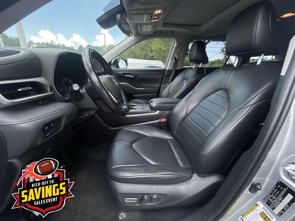 Used 2023 Toyota Highlander SUV