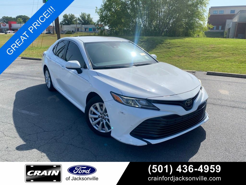 Super White 2019 Toyota Camry Sedan Front-Wheel Drive 8-Speed Automatic