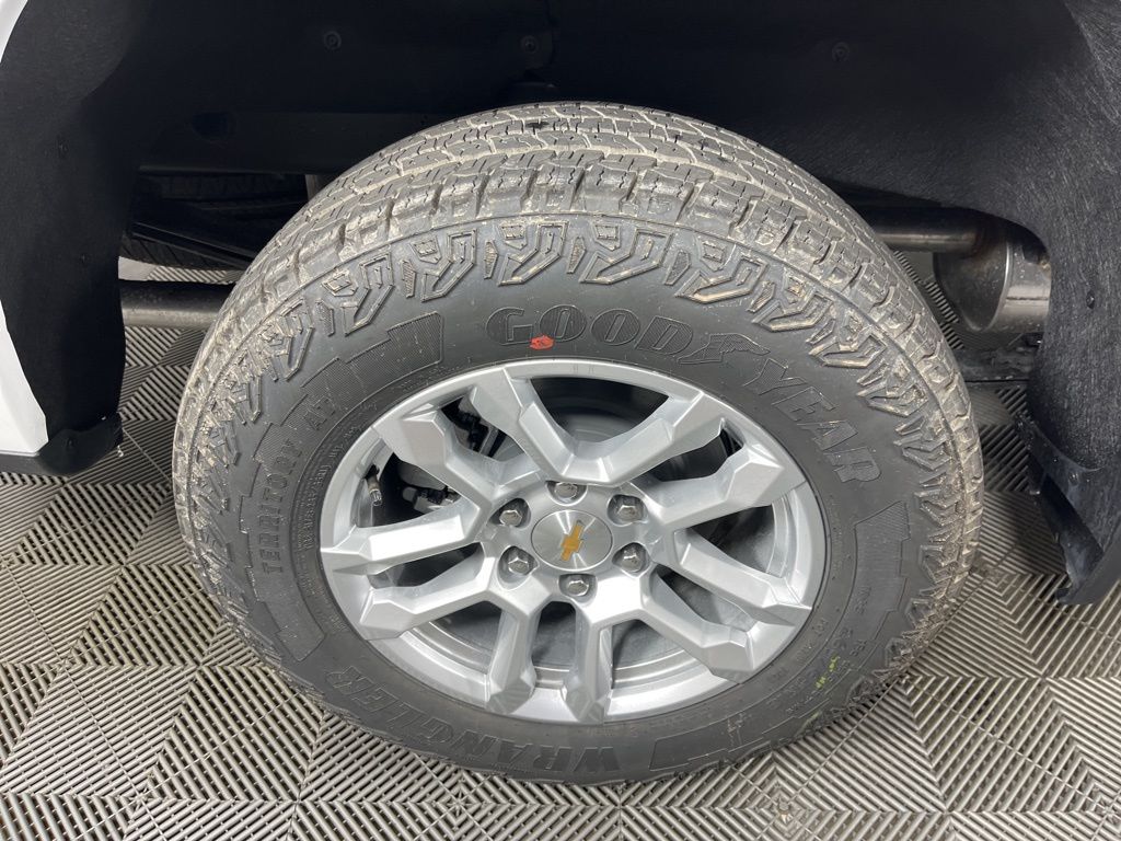 Thumbnail: 2026 Chevrolet Silverado 1500 - 16