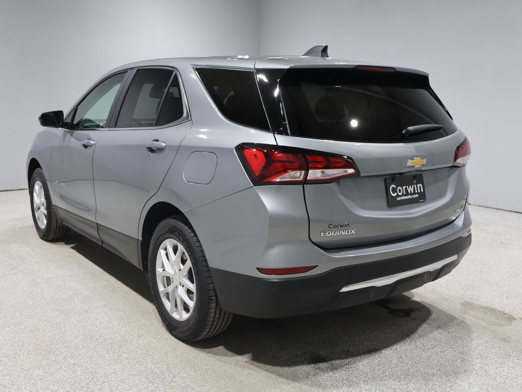 View vehicle photo 5